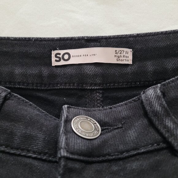 SO Juniors Black High Rise Shortie Shorts Distressed Cut Off Size 5 - Picture 4 of 11